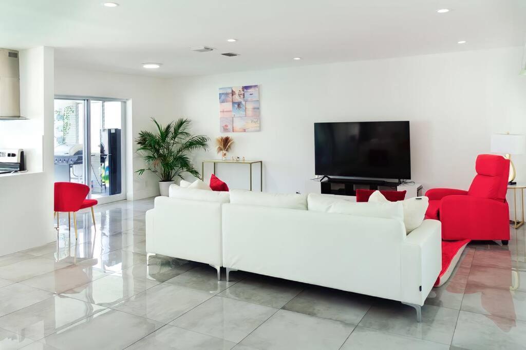Luxurious & Modern Open Floor Plan Heated Pool Villa Hollywood Exterior foto